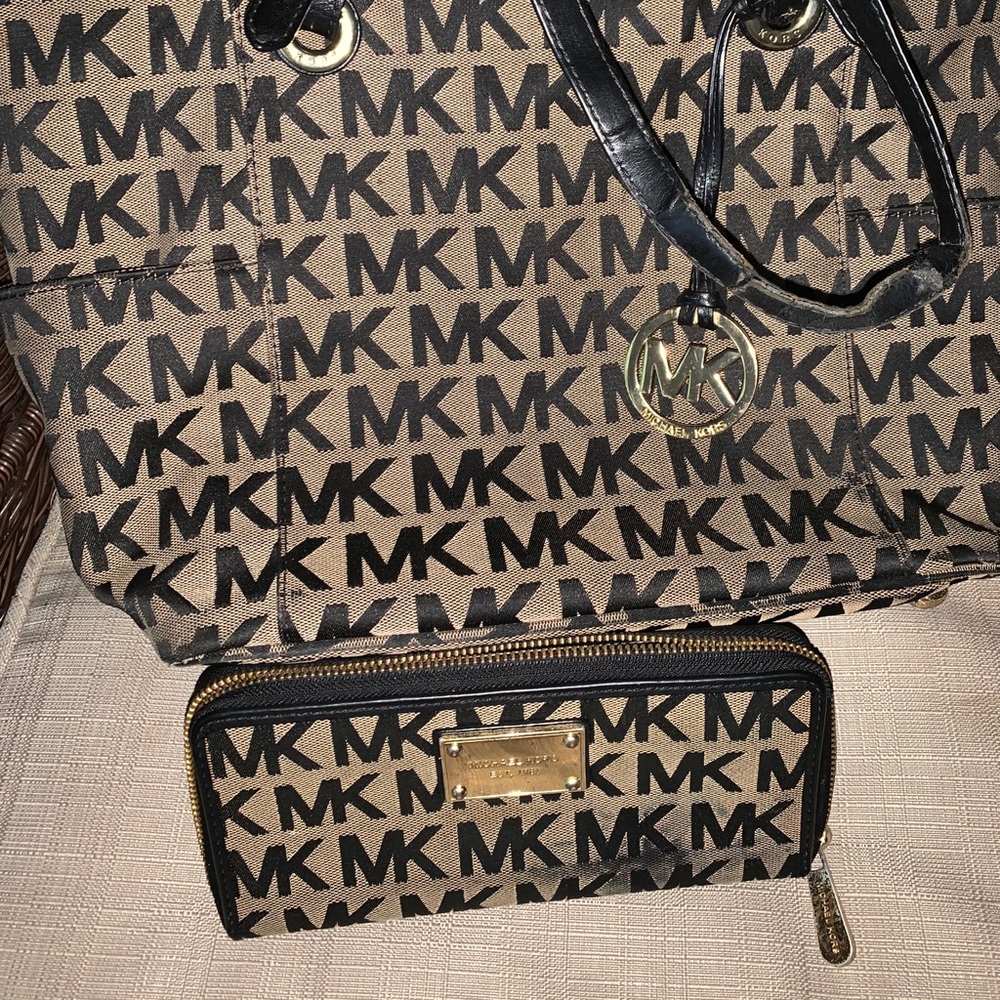 Authentic MK tote with wallet